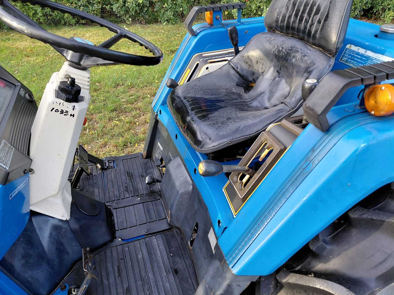 Iseki TU200 - Väiketraktor: pilt 4 Iseki TU200 - Väiketraktor: pilt 4