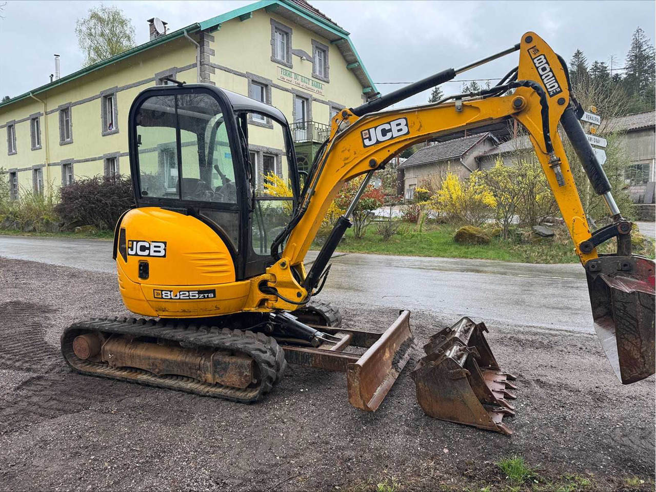 JCB - 2015 - 8025 - MINI EXCAVATOR - Miniekskavaator: pilt 1 JCB - 2015 - 8025 - MINI EXCAVATOR - Miniekskavaator: pilt 1