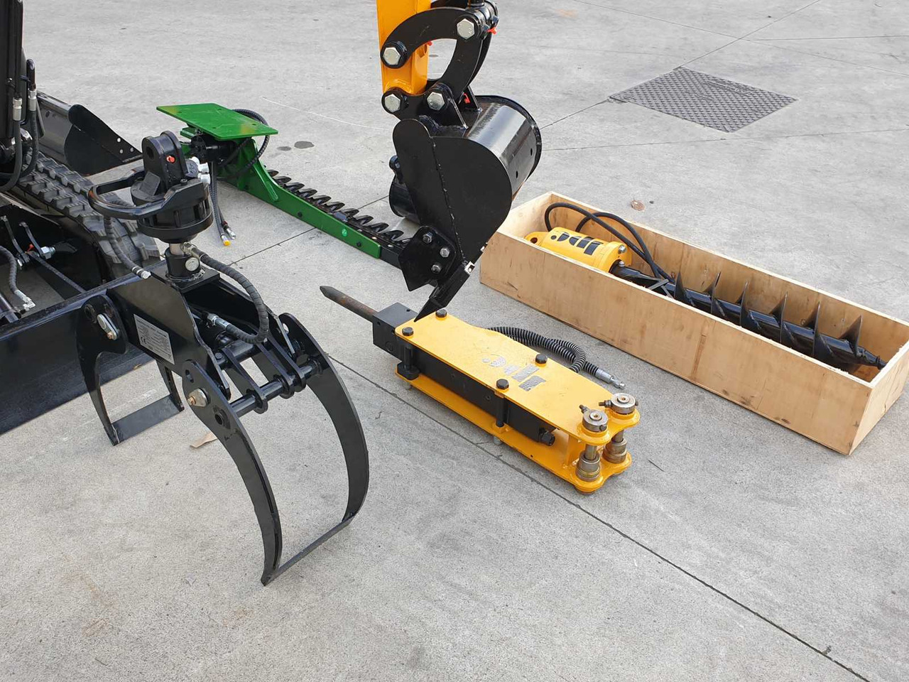 Miniekskavaator JPC HT12 MINI EXCAVATOR WITH ATTACHMENTS: pilt 19 Miniekskavaator JPC HT12 MINI EXCAVATOR WITH ATTACHMENTS: pilt 19