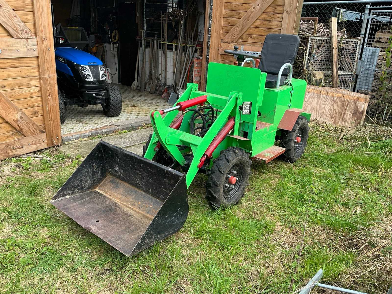 JPC ME18 SHOVEL - Rataslaadur: pilt 1 JPC ME18 SHOVEL - Rataslaadur: pilt 1