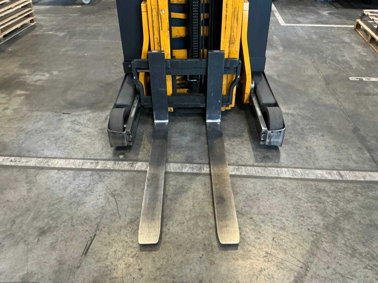 JUNGHEINRICH - 2014 - ETV 214 - REACH TRUCK - Kahveltõstuk: pilt 5 JUNGHEINRICH - 2014 - ETV 214 - REACH TRUCK - Kahveltõstuk: pilt 5