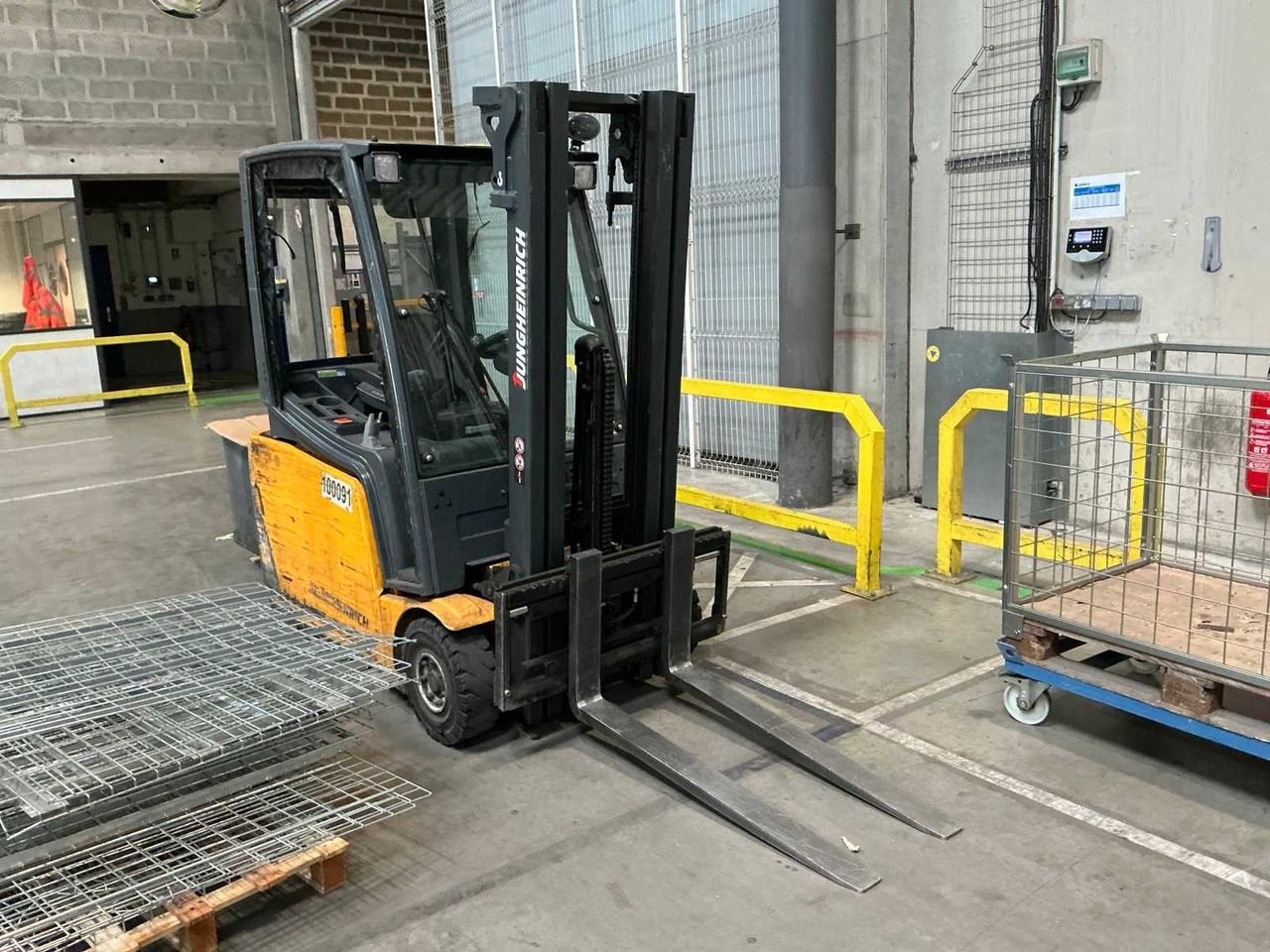 JUNGHEINRICH - 2015 - EFG216 - COUNTERBALANCE FORKLIFT - Kahveltõstuk: pilt 1 JUNGHEINRICH - 2015 - EFG216 - COUNTERBALANCE FORKLIFT - Kahveltõstuk: pilt 1