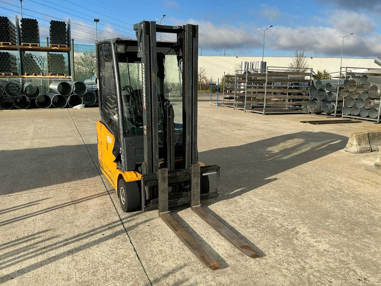 JUNGHEINRICH - 2015 - EFG216 - FORKLIFT - Kahveltõstuk: pilt 3 JUNGHEINRICH - 2015 - EFG216 - FORKLIFT - Kahveltõstuk: pilt 3