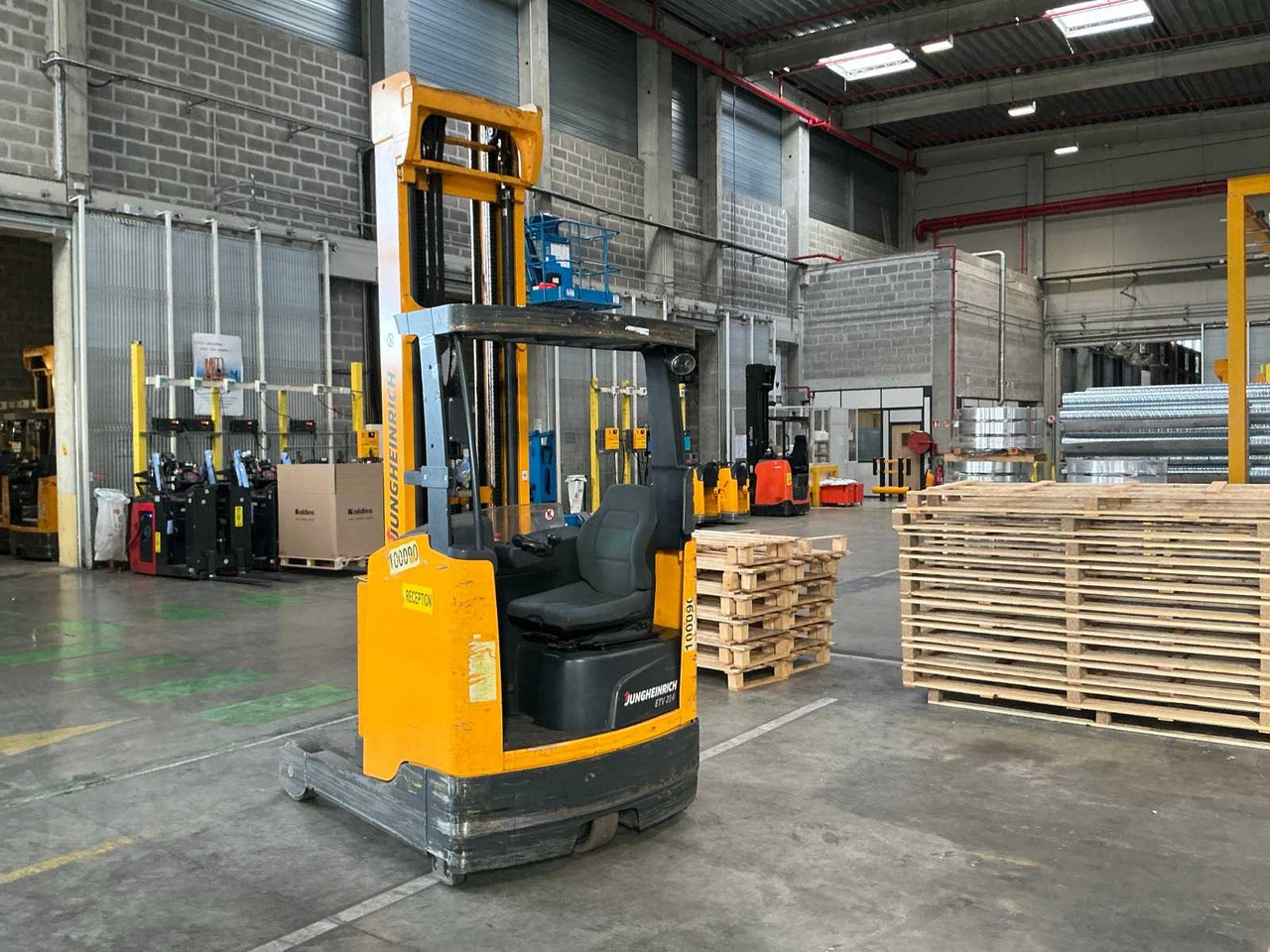 JUNGHEINRICH - 2015 - ETV214 - FORKLIFT - Kahveltõstuk: pilt 4 JUNGHEINRICH - 2015 - ETV214 - FORKLIFT - Kahveltõstuk: pilt 4