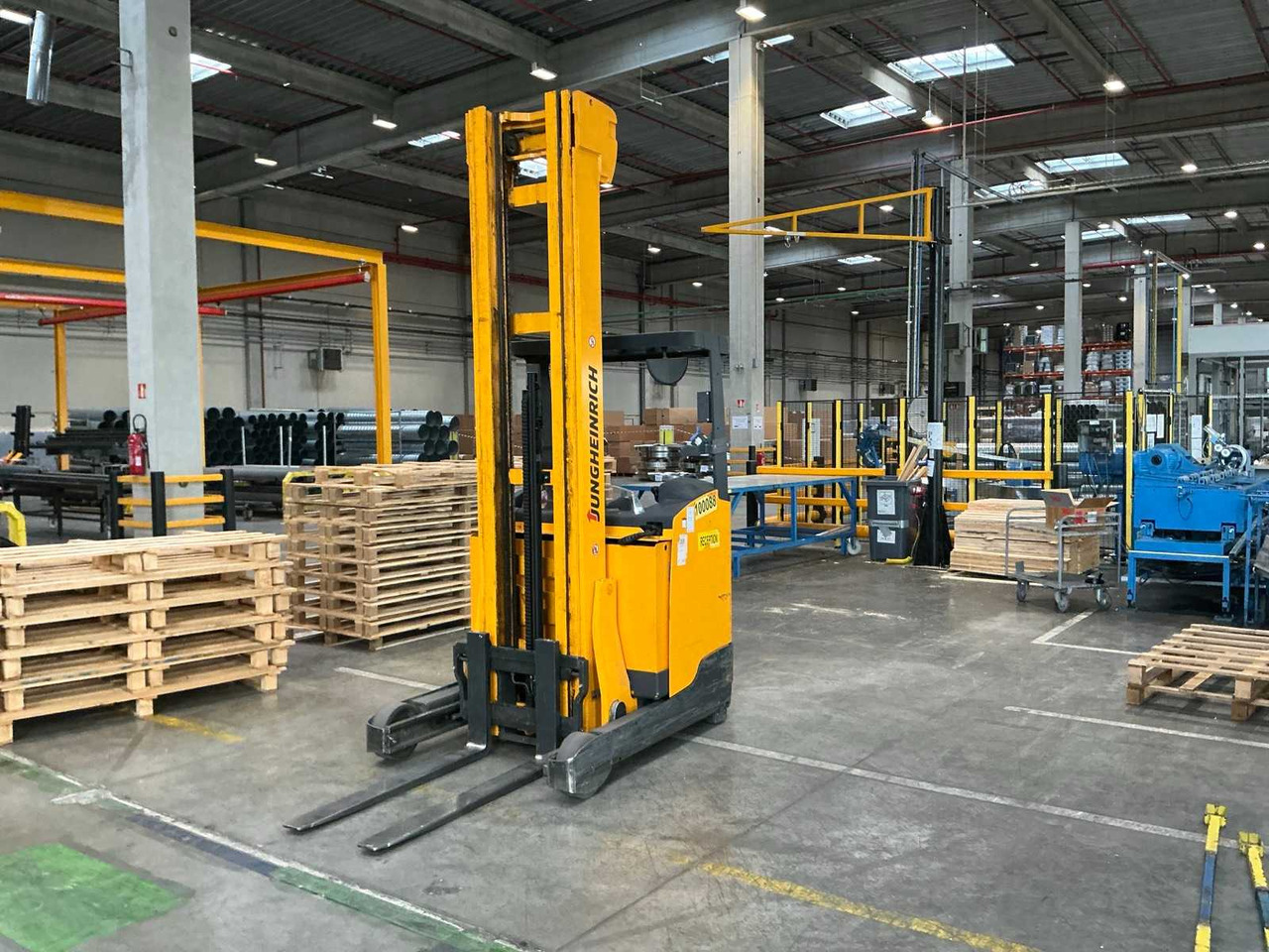 JUNGHEINRICH - 2015 - ETV214 - FORKLIFT - Kahveltõstuk: pilt 3 JUNGHEINRICH - 2015 - ETV214 - FORKLIFT - Kahveltõstuk: pilt 3