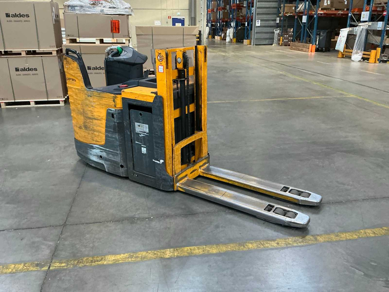 JUNGHEINRICH FORKLIFT - Kahveltõstuk: pilt 3 JUNGHEINRICH FORKLIFT - Kahveltõstuk: pilt 3