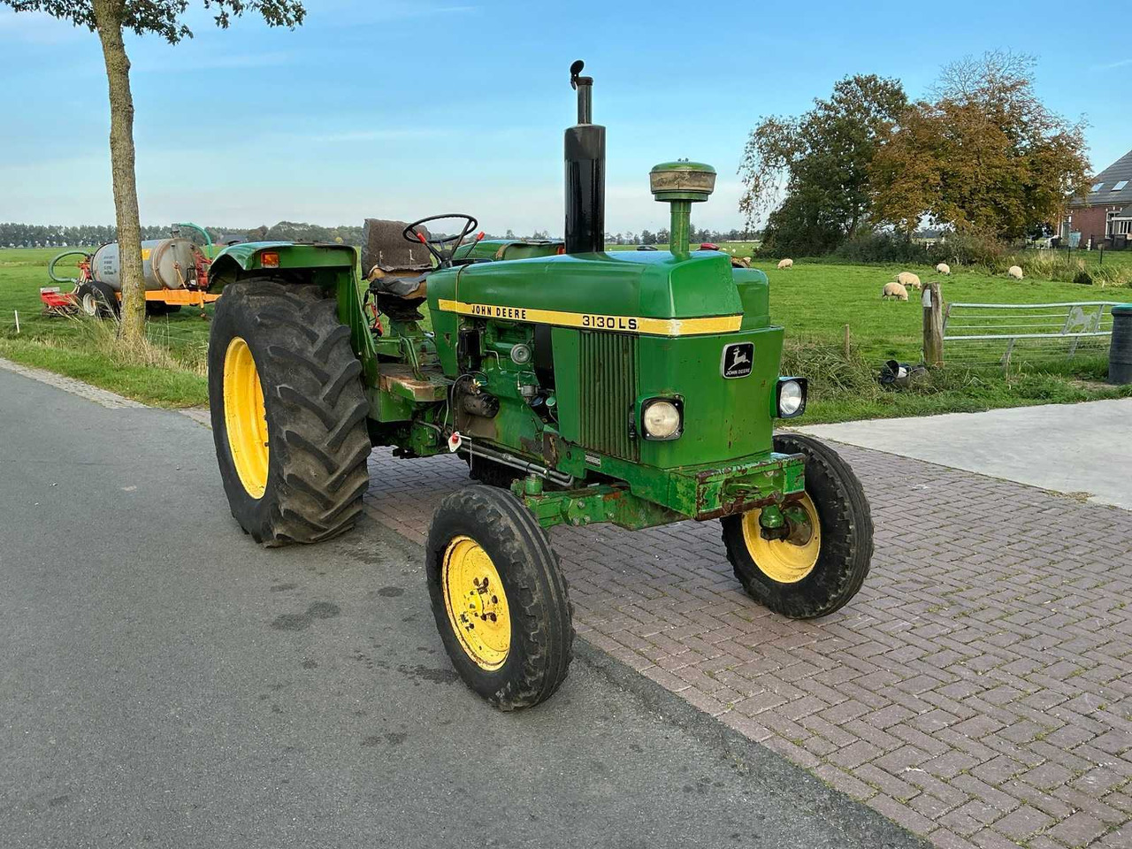 John Deere 3130 - Traktor: pilt 3 John Deere 3130 - Traktor: pilt 3