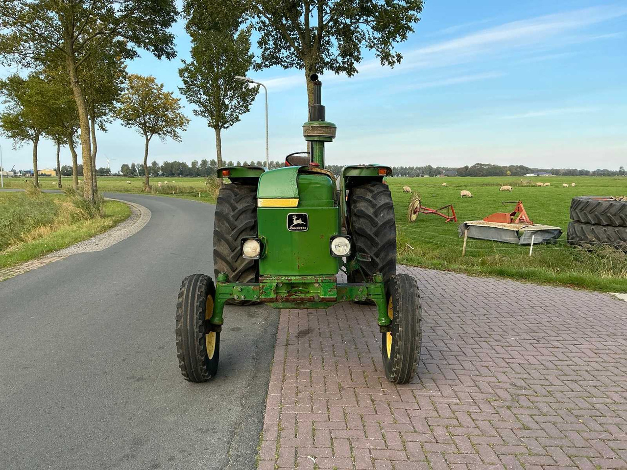 John Deere 3130 - Traktor: pilt 2 John Deere 3130 - Traktor: pilt 2