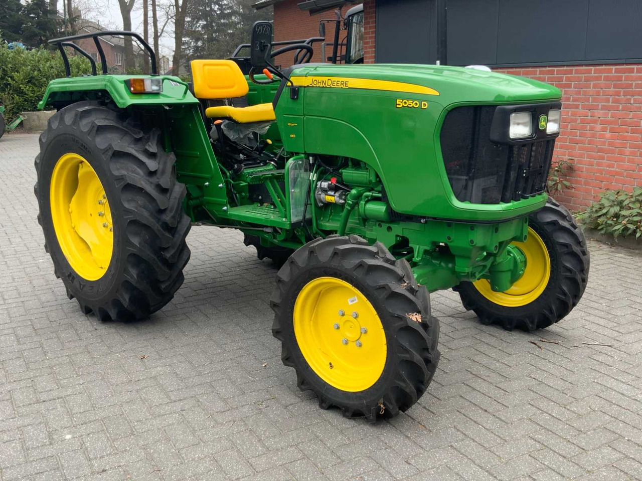 John Deere 5050D - Traktor: pilt 2 John Deere 5050D - Traktor: pilt 2