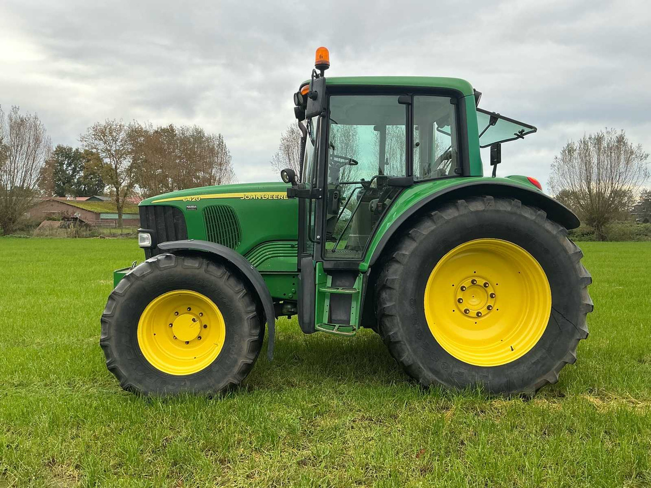 John Deere 6420 M - Traktor: pilt 3 John Deere 6420 M - Traktor: pilt 3