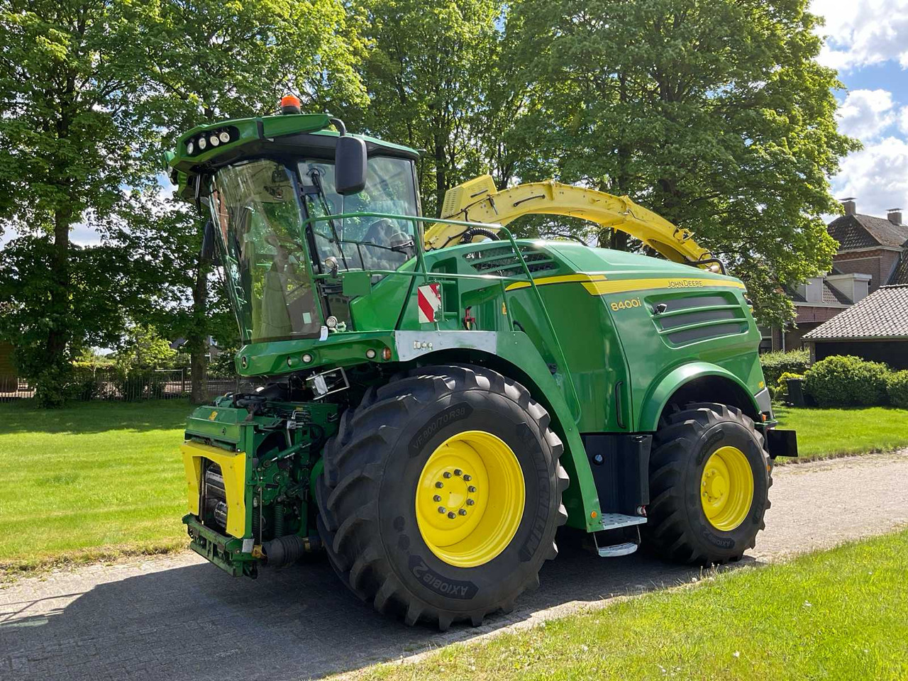 John deere 8400i - Koristusmasin: pilt 1 John deere 8400i - Koristusmasin: pilt 1