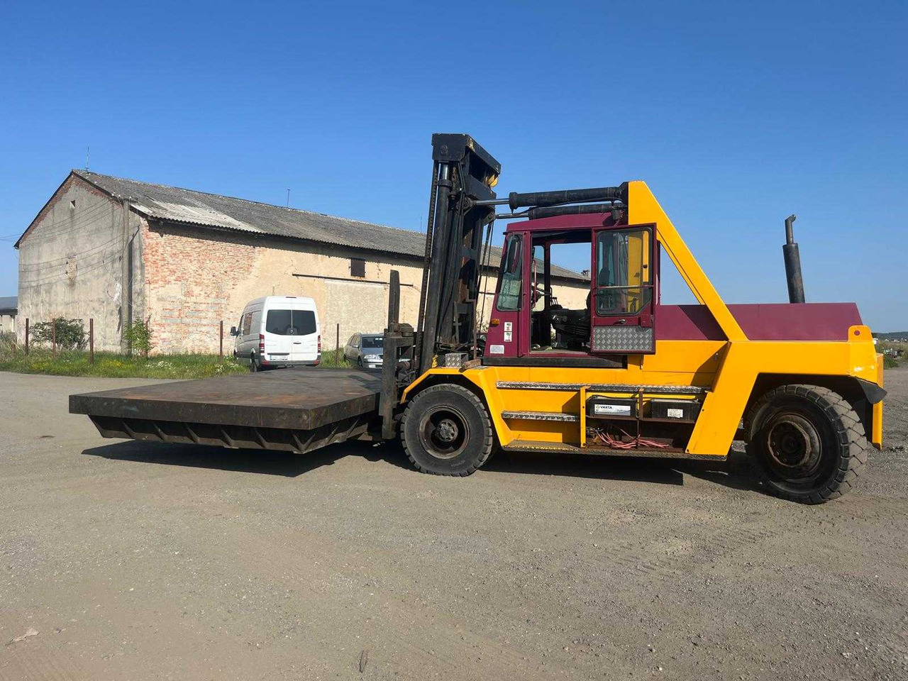 KLIPPAN HYTT AB - HEAVY-DUTY DIESEL FORKLIFT 16T - 1990 - Kahveltõstuk: pilt 4 KLIPPAN HYTT AB - HEAVY-DUTY DIESEL FORKLIFT 16T - 1990 - Kahveltõstuk: pilt 4