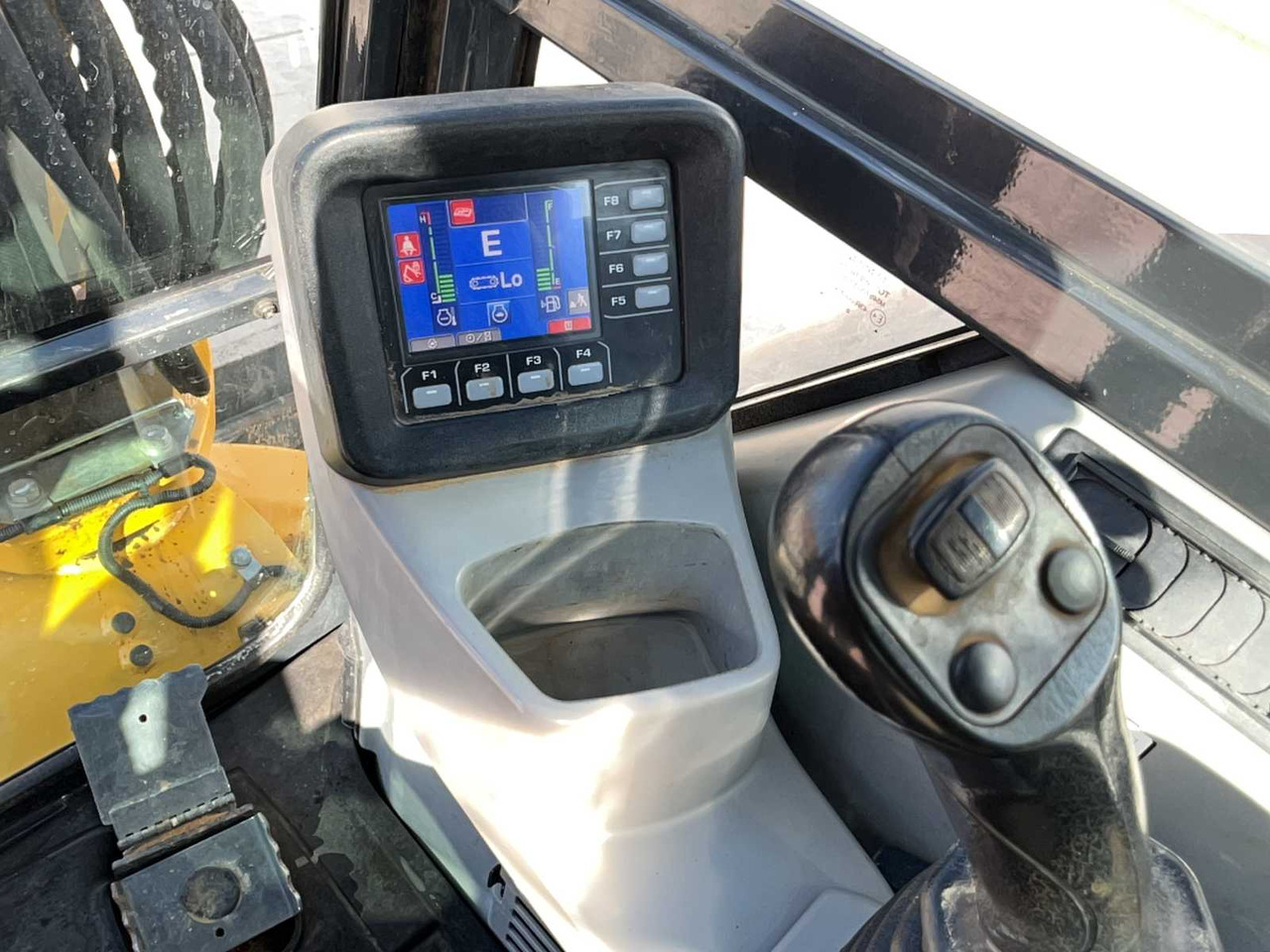 Lintekskavaator Komatsu PC55MR-5M0: pilt 11