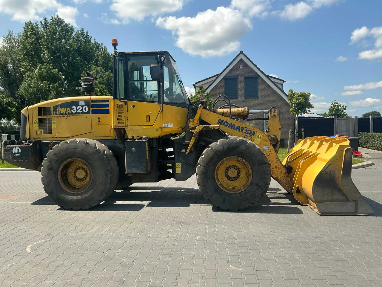Komatsu WA320-5H - Rataslaadur: pilt 4 Komatsu WA320-5H - Rataslaadur: pilt 4