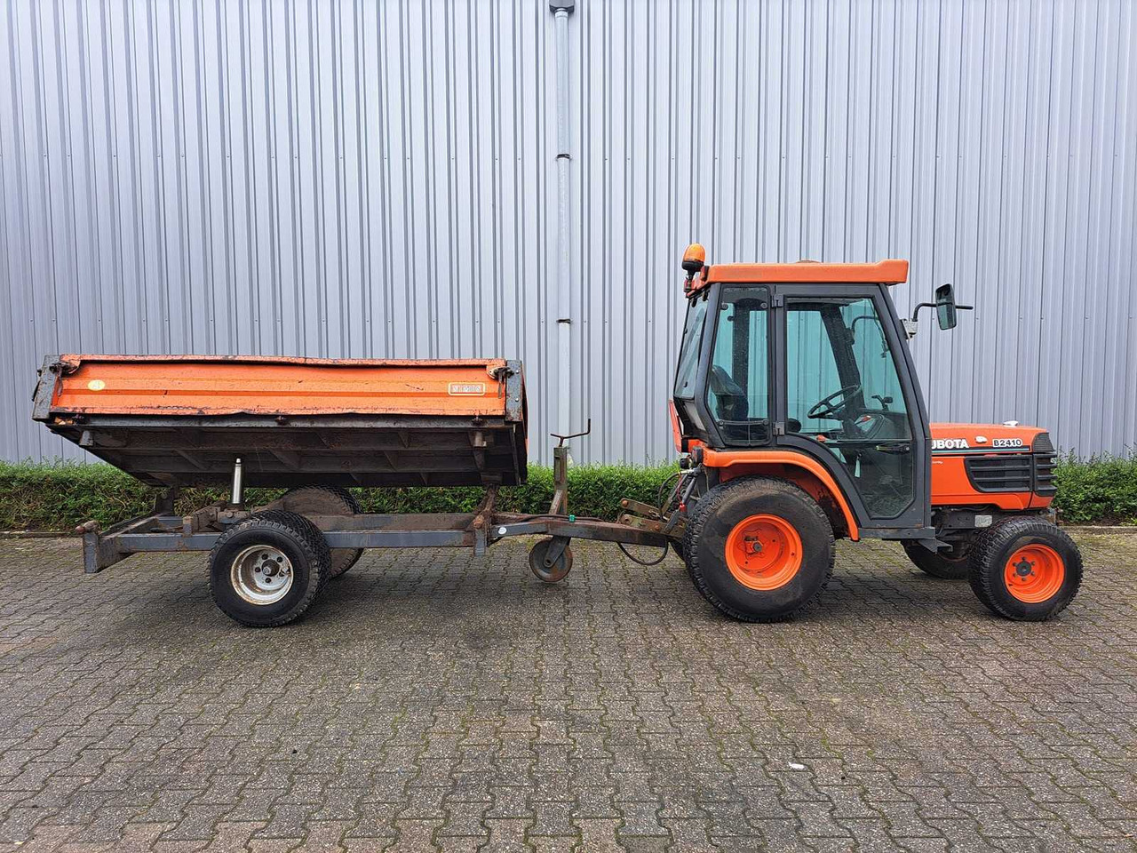 Kubota B4 - Väiketraktor: pilt 5 Kubota B4 - Väiketraktor: pilt 5