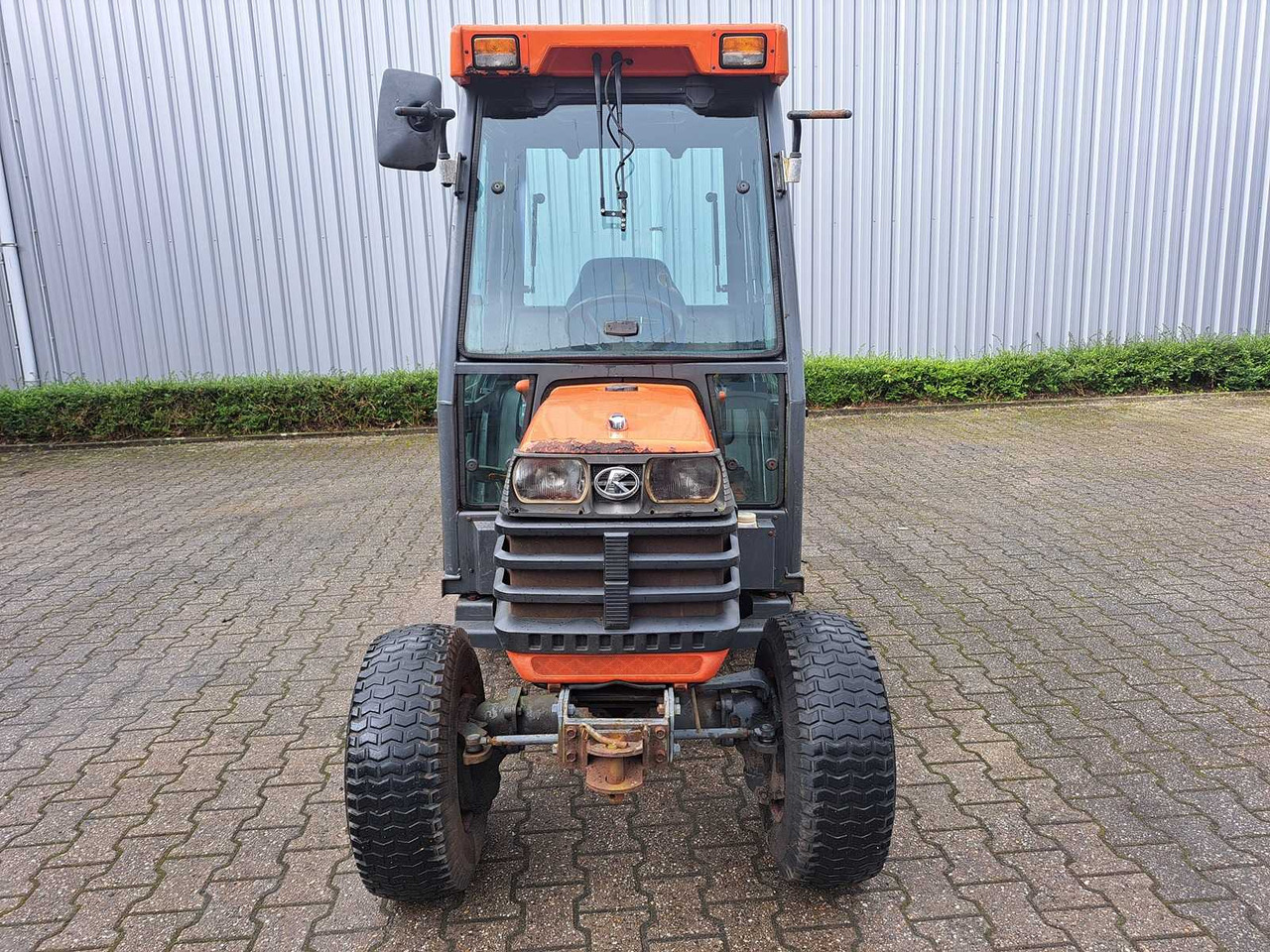 Kubota B4 - Väiketraktor: pilt 2 Kubota B4 - Väiketraktor: pilt 2