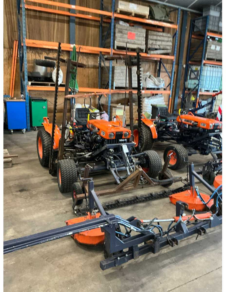 Kubota B7000 4WD - Väiketraktor: pilt 2 Kubota B7000 4WD - Väiketraktor: pilt 2