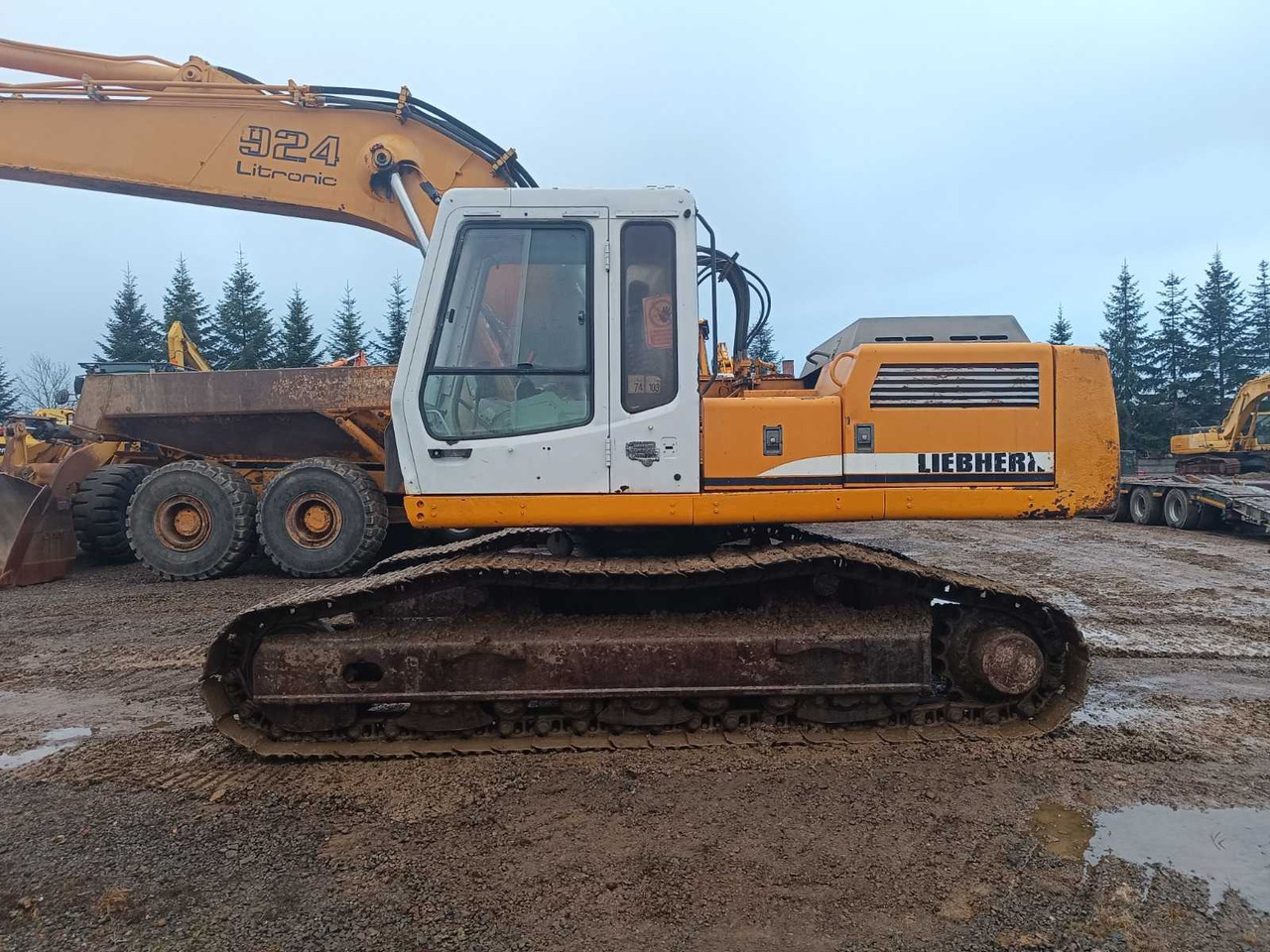 Ekskavaator LIEBHERR - 2001 - R924 - TRACKED EXCAVATOR: pilt 8