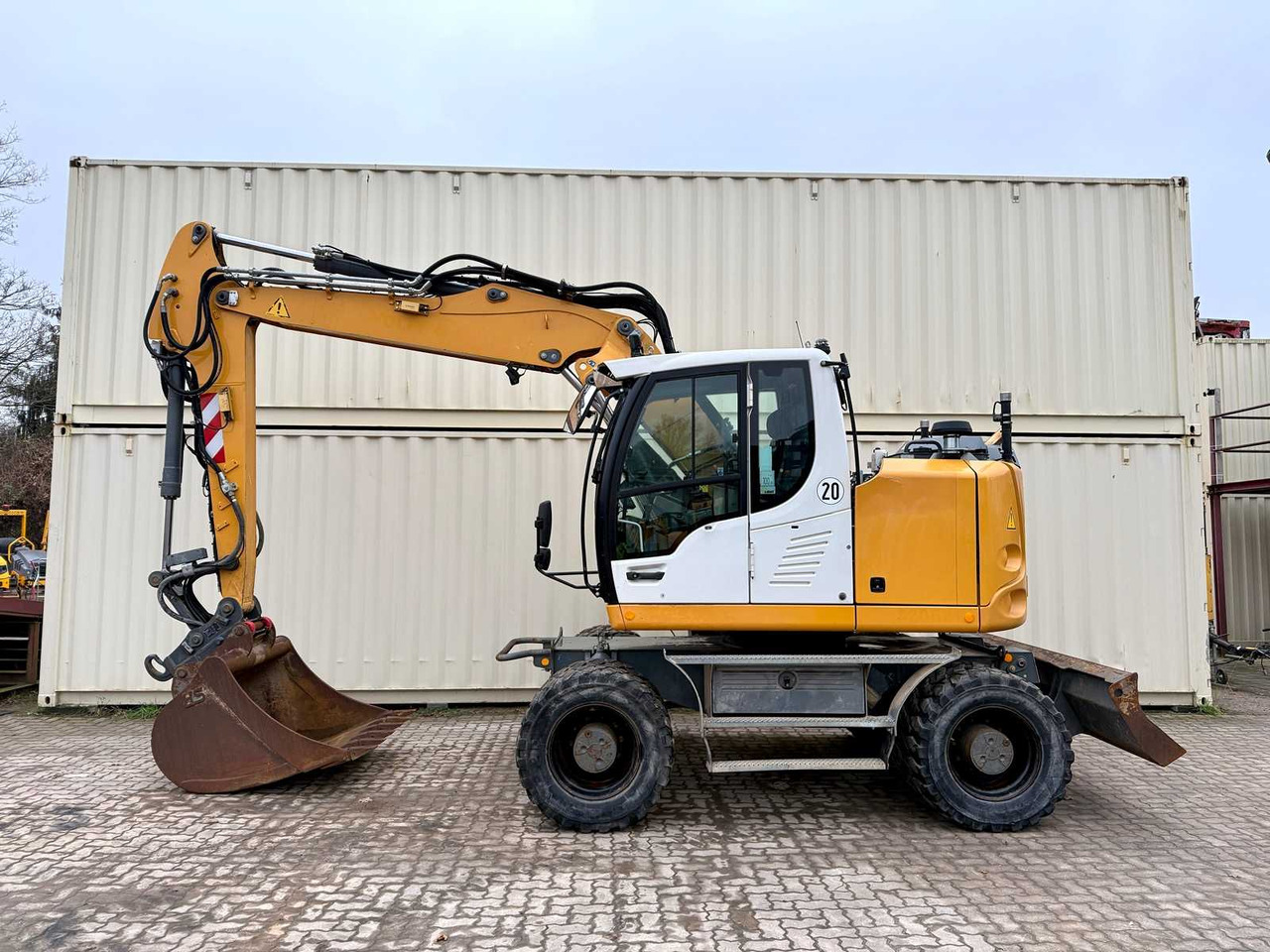 LIEBHERR - A914 COMPACT - OILQUICK - 2017 - WHEELED EXCAVATOR - Ratastel ekskavaator: pilt 2 LIEBHERR - A914 COMPACT - OILQUICK - 2017 - WHEELED EXCAVATOR - Ratastel ekskavaator: pilt 2