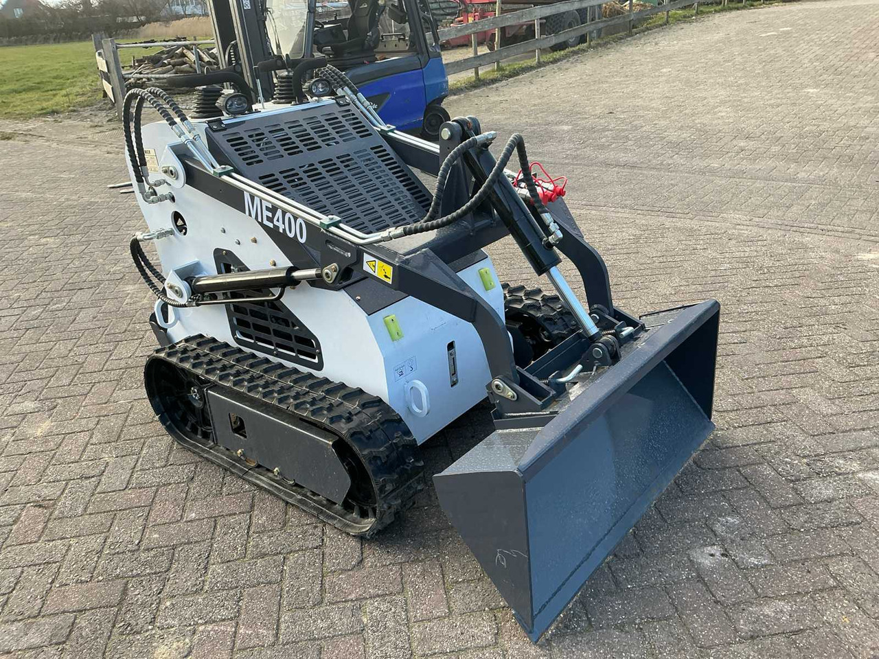 MEpower ME400 - Kompaktlaadur: pilt 3 MEpower ME400 - Kompaktlaadur: pilt 3