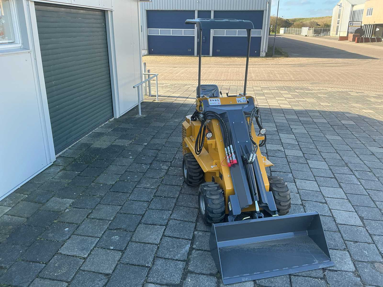 MMS MS80 - Kompaktlaadur: pilt 4 MMS MS80 - Kompaktlaadur: pilt 4