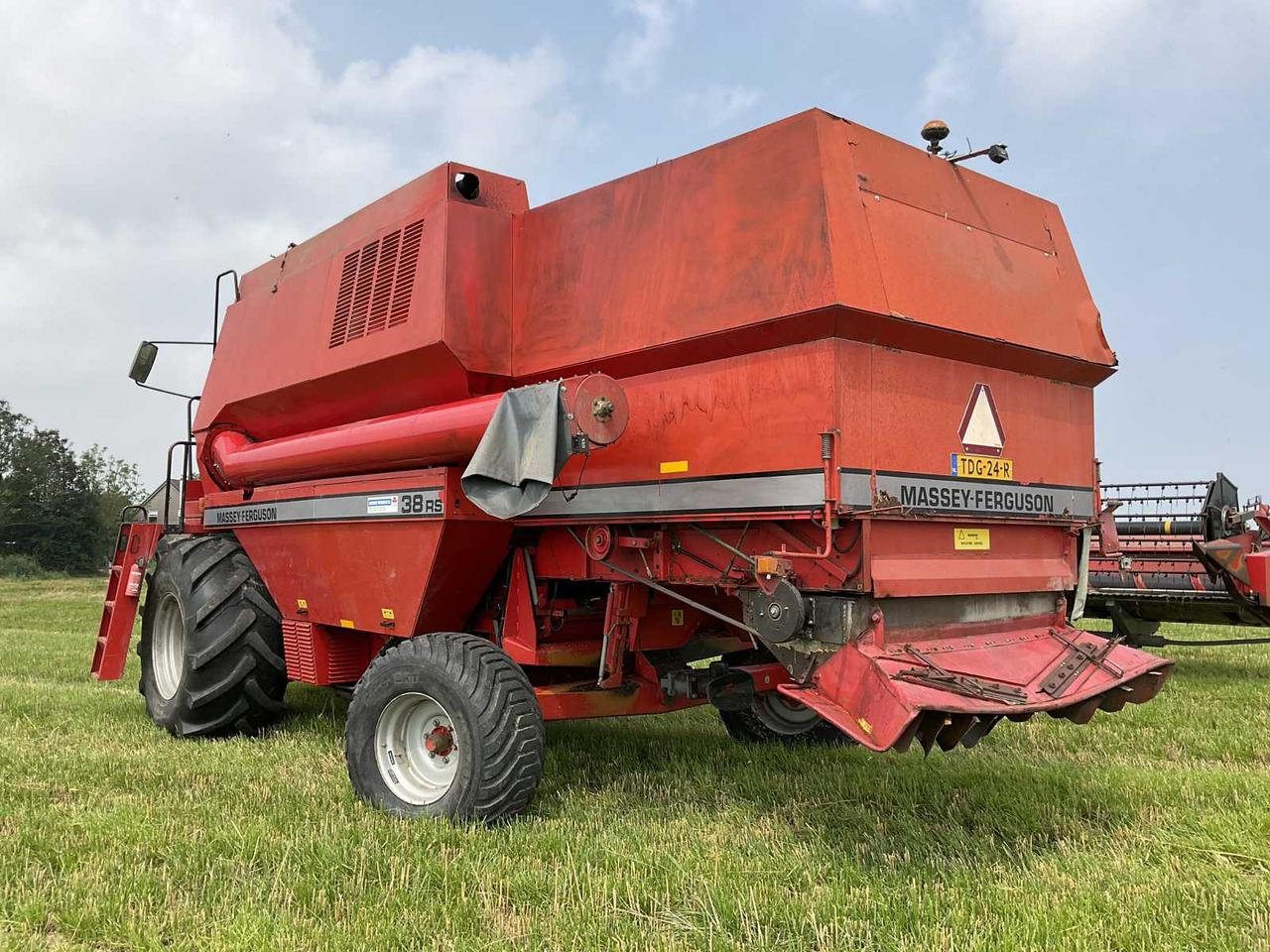 Massey Ferguson 38 RS - Kombain: pilt 4 Massey Ferguson 38 RS - Kombain: pilt 4
