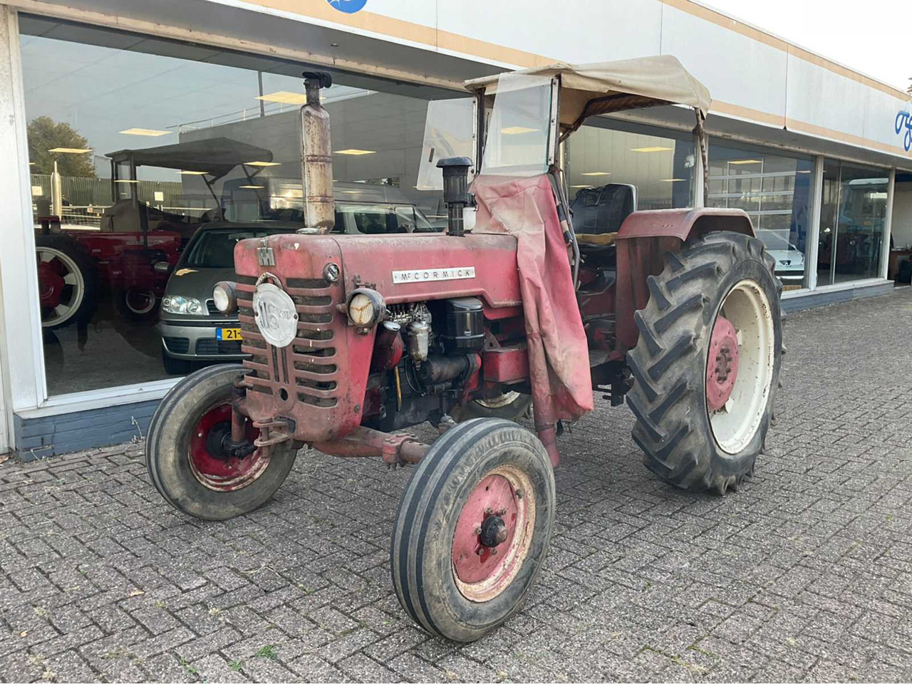 Mc Cormick D432 - Traktor: pilt 1 Mc Cormick D432 - Traktor: pilt 1