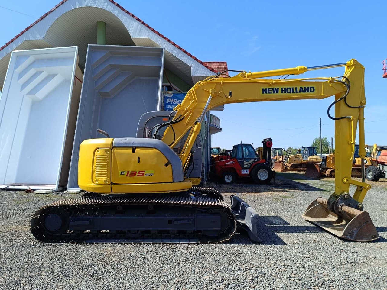 NEW HOLLAND KOBELCO - E-135-SR - TRACKED EXCAVATOR - 2011 - Ekskavaator: pilt 5 NEW HOLLAND KOBELCO - E-135-SR - TRACKED EXCAVATOR - 2011 - Ekskavaator: pilt 5