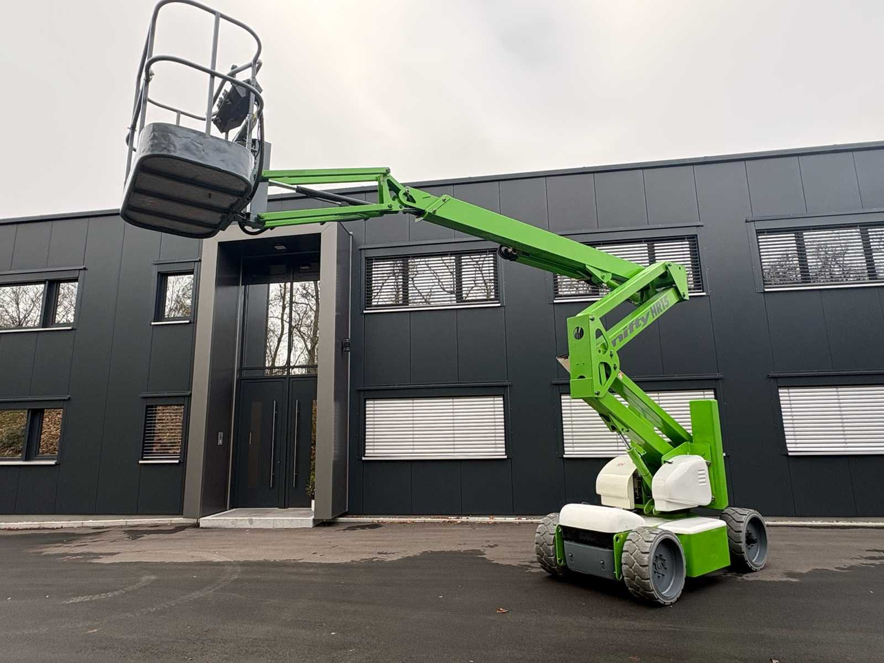 NIFTYLIFT HR15 NE - ARTICULATED TELESCOPIC BOOM LIFT (2008) - Platvorm: pilt 1 NIFTYLIFT HR15 NE - ARTICULATED TELESCOPIC BOOM LIFT (2008) - Platvorm: pilt 1