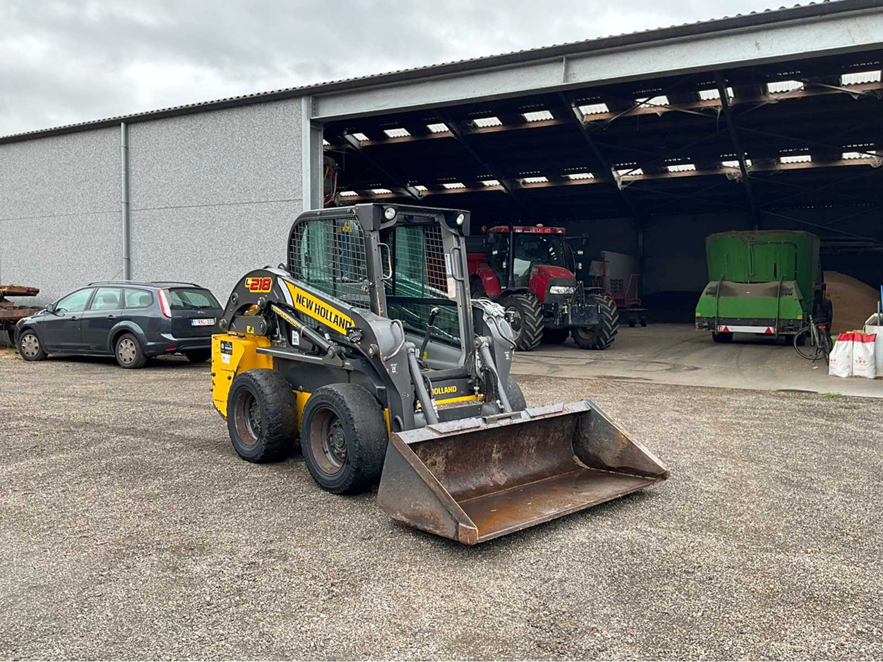 New Holland L218 LOADER - Kompaktlaadur: pilt 4 New Holland L218 LOADER - Kompaktlaadur: pilt 4