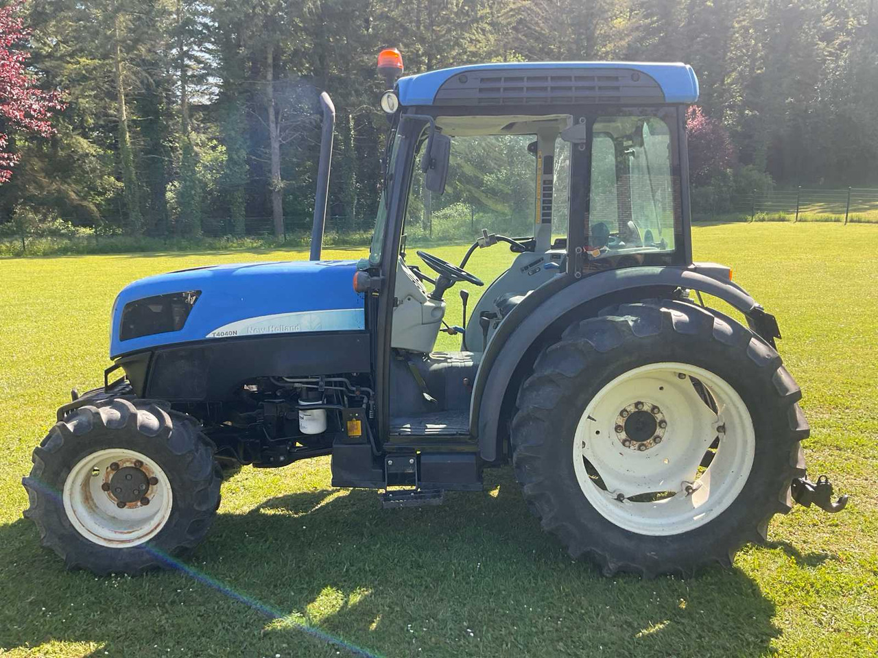 New Holland T4040N - Traktor: pilt 2 New Holland T4040N - Traktor: pilt 2