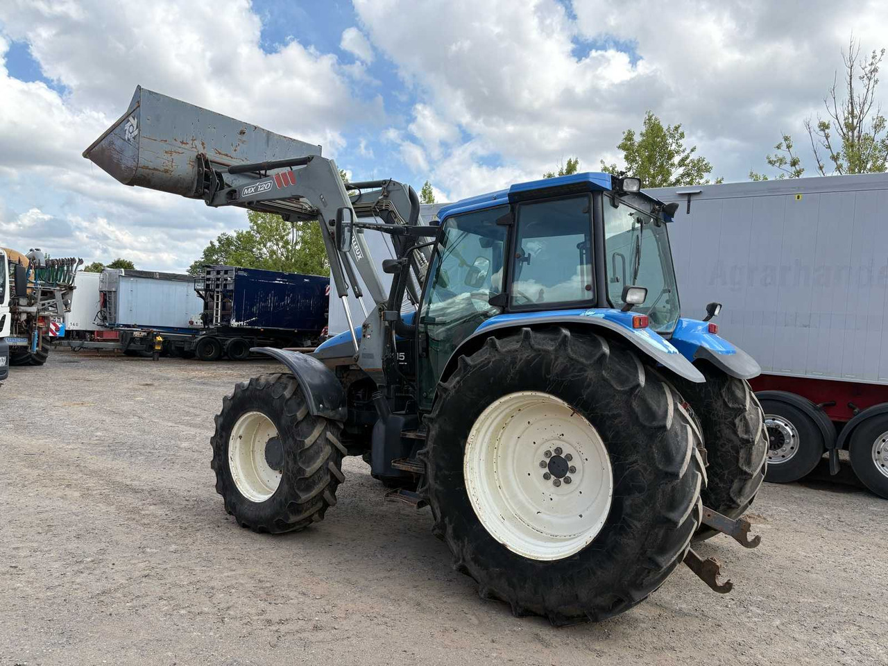 New Holland TM115 mit Frontlader - Traktor: pilt 3 New Holland TM115 mit Frontlader - Traktor: pilt 3