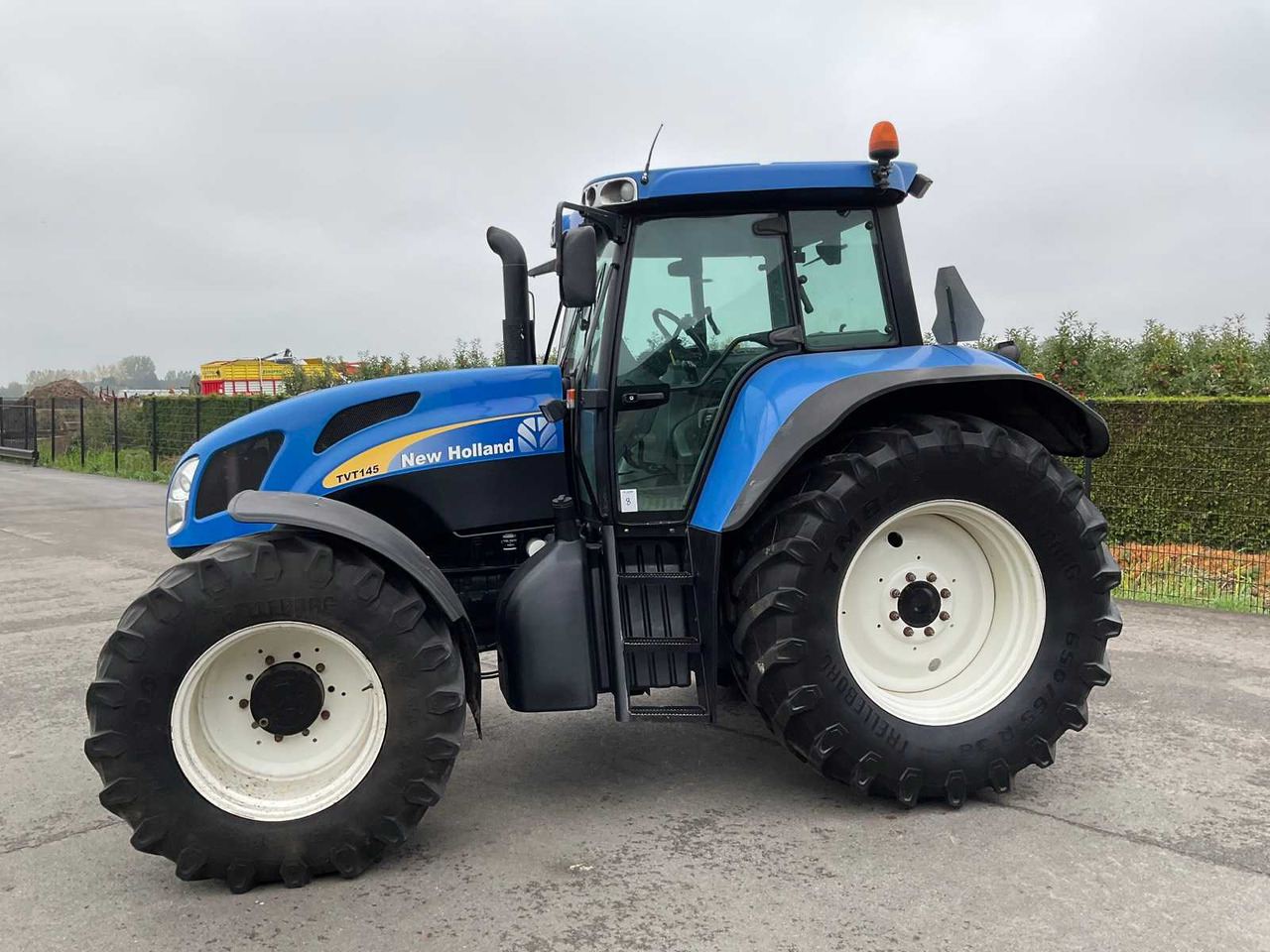 New Holland TVT145 - Traktor: pilt 3 New Holland TVT145 - Traktor: pilt 3
