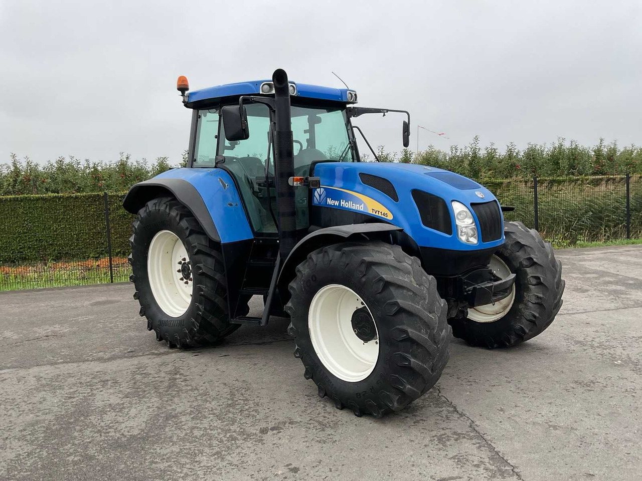 New Holland TVT145 - Traktor: pilt 1 New Holland TVT145 - Traktor: pilt 1