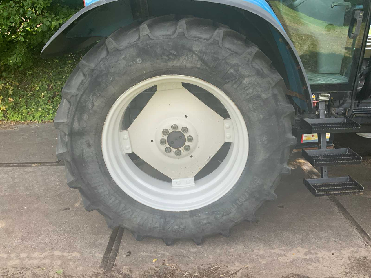 Traktor New holland TS-100: pilt 10