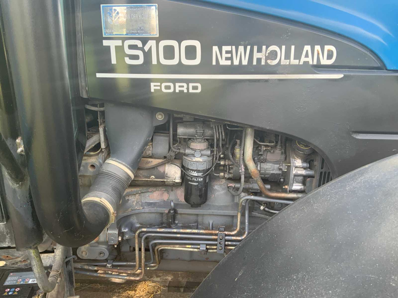Traktor New holland TS-100: pilt 14
