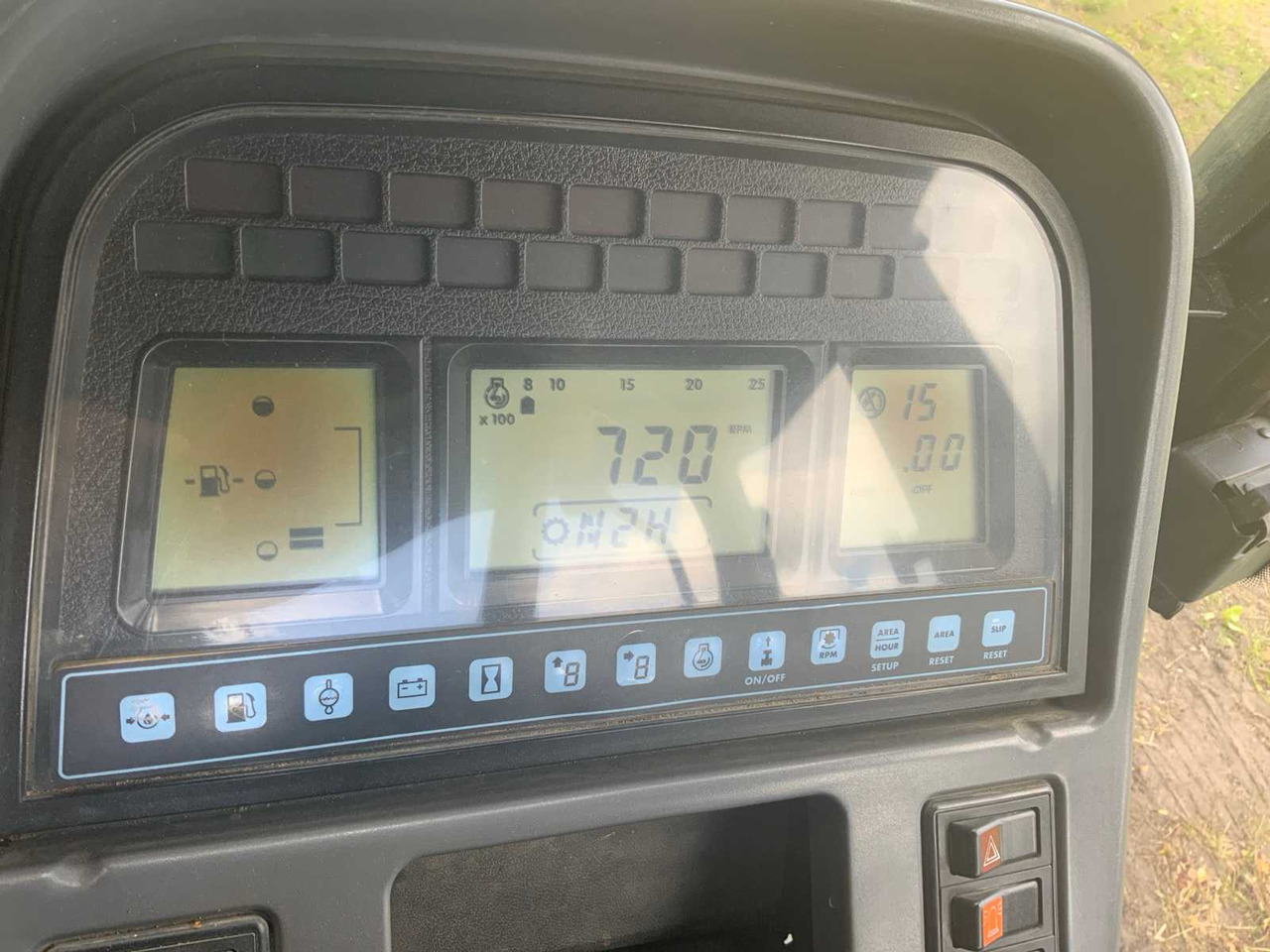 Traktor New holland TS-100: pilt 24