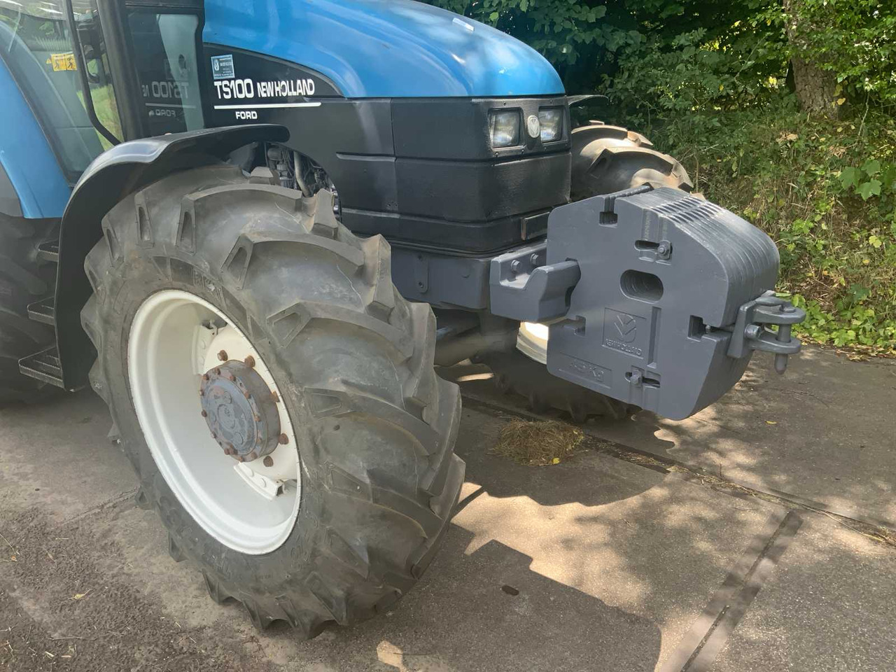 Traktor New holland TS-100: pilt 12