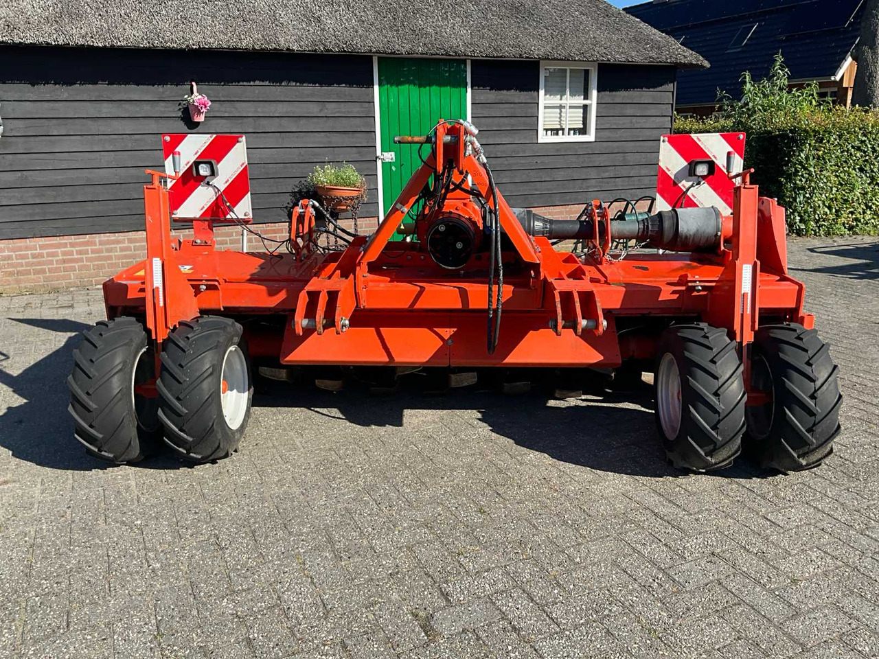 Ortolan B300 - Mullafrees: pilt 2 Ortolan B300 - Mullafrees: pilt 2