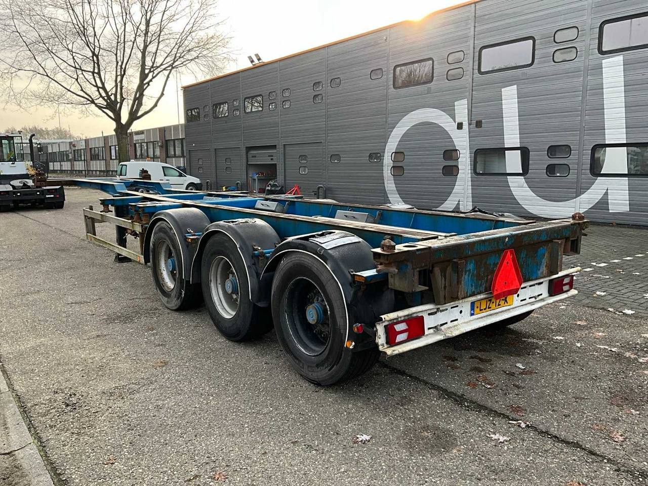 2001 HRD NT CON CONTAINER CHASSIS LJZ-12-X - Poolhaagis: pilt 3 2001 HRD NT CON CONTAINER CHASSIS LJZ-12-X - Poolhaagis: pilt 3