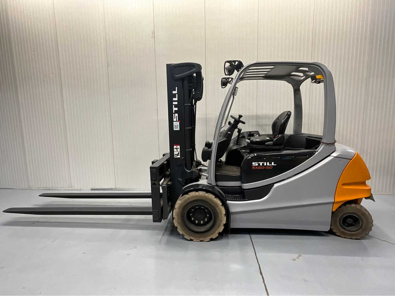 STILL 5000KG- RX60-50 - FORKLIFT TRIPLEX - FORK POSITIONER - SIDESHIFT - FREELIFT - BATTERY 2015 WITH ONLY 1121 HOURS - Kahveltõstuk: pilt 4 STILL 5000KG- RX60-50 - FORKLIFT TRIPLEX - FORK POSITIONER - SIDESHIFT - FREELIFT - BATTERY 2015 WITH ONLY 1121 HOURS - Kahveltõstuk: pilt 4