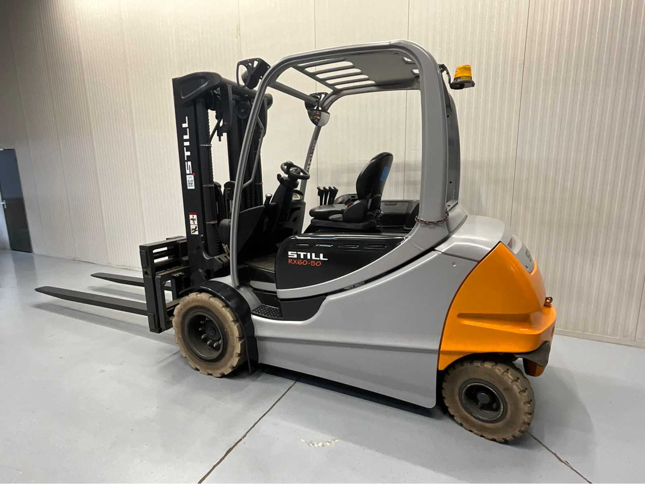 STILL 5000KG- RX60-50 - FORKLIFT TRIPLEX - FORK POSITIONER - SIDESHIFT - FREELIFT - BATTERY 2015 WITH ONLY 1121 HOURS - Kahveltõstuk: pilt 5 STILL 5000KG- RX60-50 - FORKLIFT TRIPLEX - FORK POSITIONER - SIDESHIFT - FREELIFT - BATTERY 2015 WITH ONLY 1121 HOURS - Kahveltõstuk: pilt 5