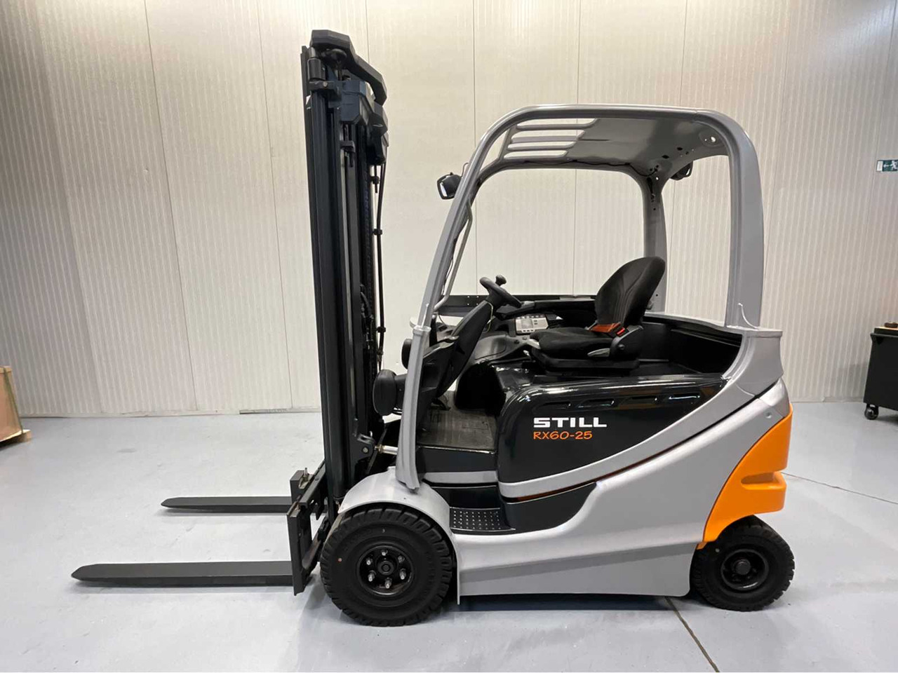STILL - RX60-25 - FORKLIFT- TRIPLEX - FREELIFT - SIDESHIFT - BLUESPOT - Kahveltõstuk: pilt 3 STILL - RX60-25 - FORKLIFT- TRIPLEX - FREELIFT - SIDESHIFT - BLUESPOT - Kahveltõstuk: pilt 3