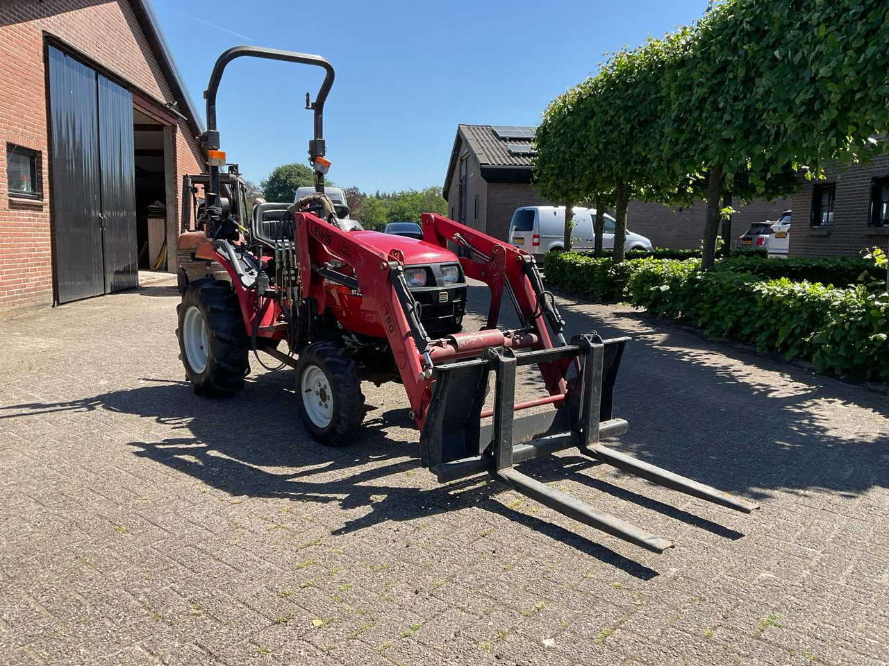 Shibaura ST321 - Väiketraktor: pilt 2 Shibaura ST321 - Väiketraktor: pilt 2