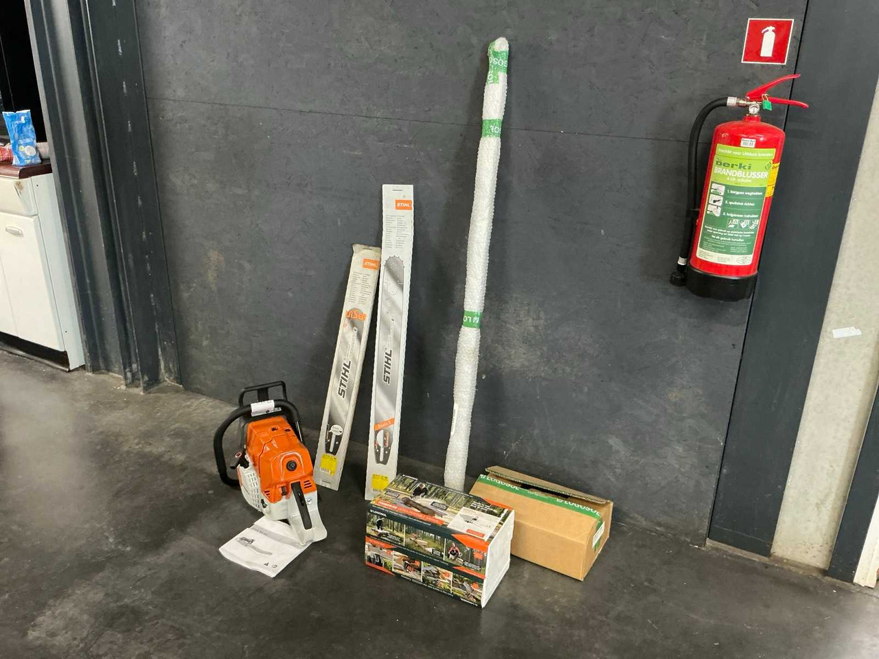 Stihl 881 - Aiaseadmed: pilt 3 Stihl 881 - Aiaseadmed: pilt 3