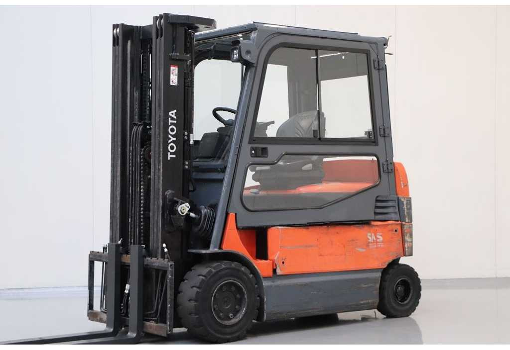 TOYOTA - 2010 - 7FBMF30 - FORKLIFT, TRIPLEX - Kahveltõstuk: pilt 1 TOYOTA - 2010 - 7FBMF30 - FORKLIFT, TRIPLEX - Kahveltõstuk: pilt 1