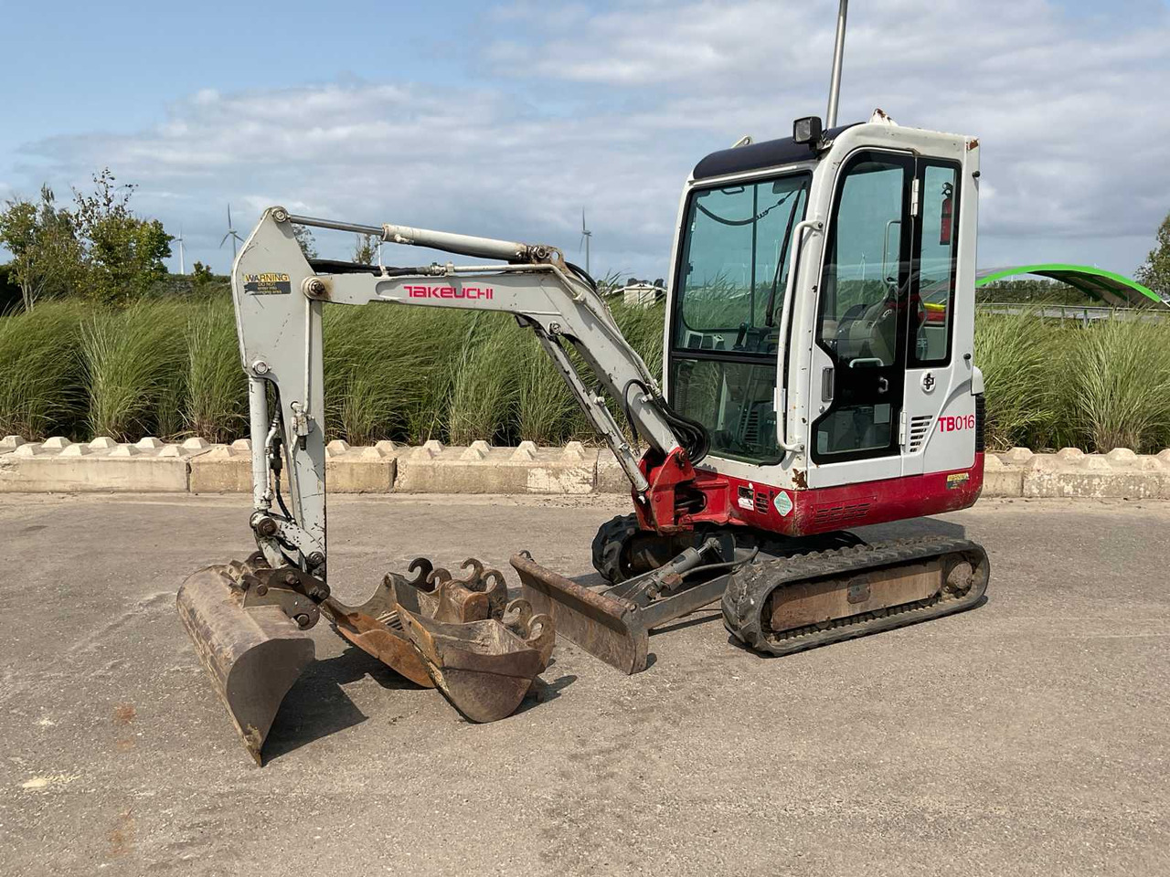 Takeuchi TB016 - Miniekskavaator: pilt 1 Takeuchi TB016 - Miniekskavaator: pilt 1