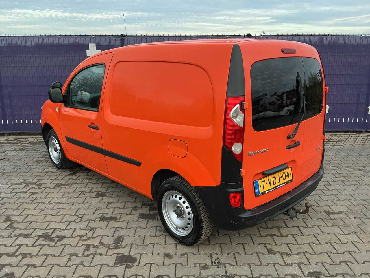 2009 - RENAULT - KANGOO EXPRESS - 1.5 DCI 90 EX.TECH L - COMMERCIAL VEHICLE - Tarbesõiduk: pilt 3 2009 - RENAULT - KANGOO EXPRESS - 1.5 DCI 90 EX.TECH L - COMMERCIAL VEHICLE - Tarbesõiduk: pilt 3