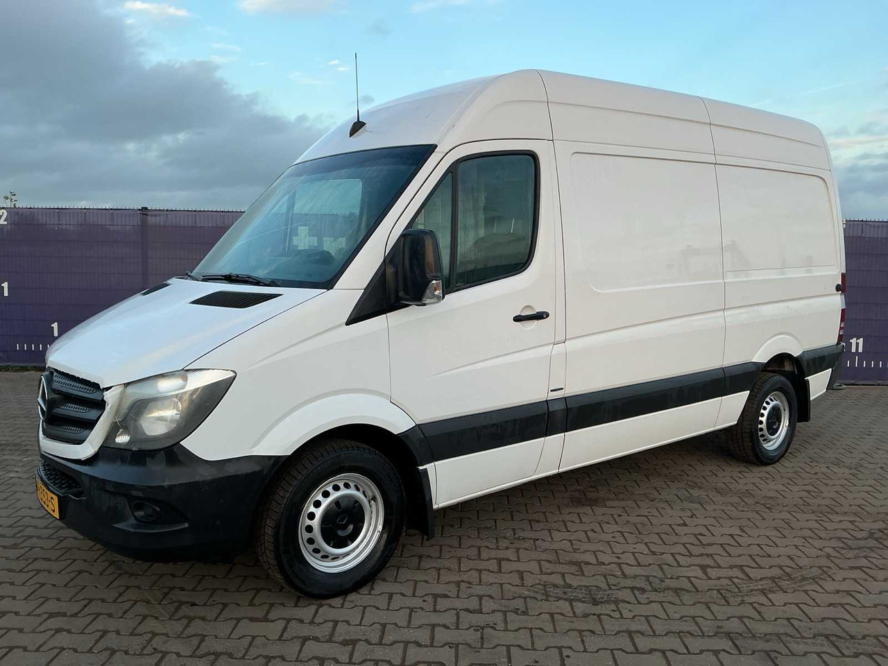 2015 - MERCEDES-BENZ - SPRINTER - 413 2.2 CDI 366 HDDC - COMMERCIAL VEHICLE - Tarbesõiduk: pilt 1 2015 - MERCEDES-BENZ - SPRINTER - 413 2.2 CDI 366 HDDC - COMMERCIAL VEHICLE - Tarbesõiduk: pilt 1