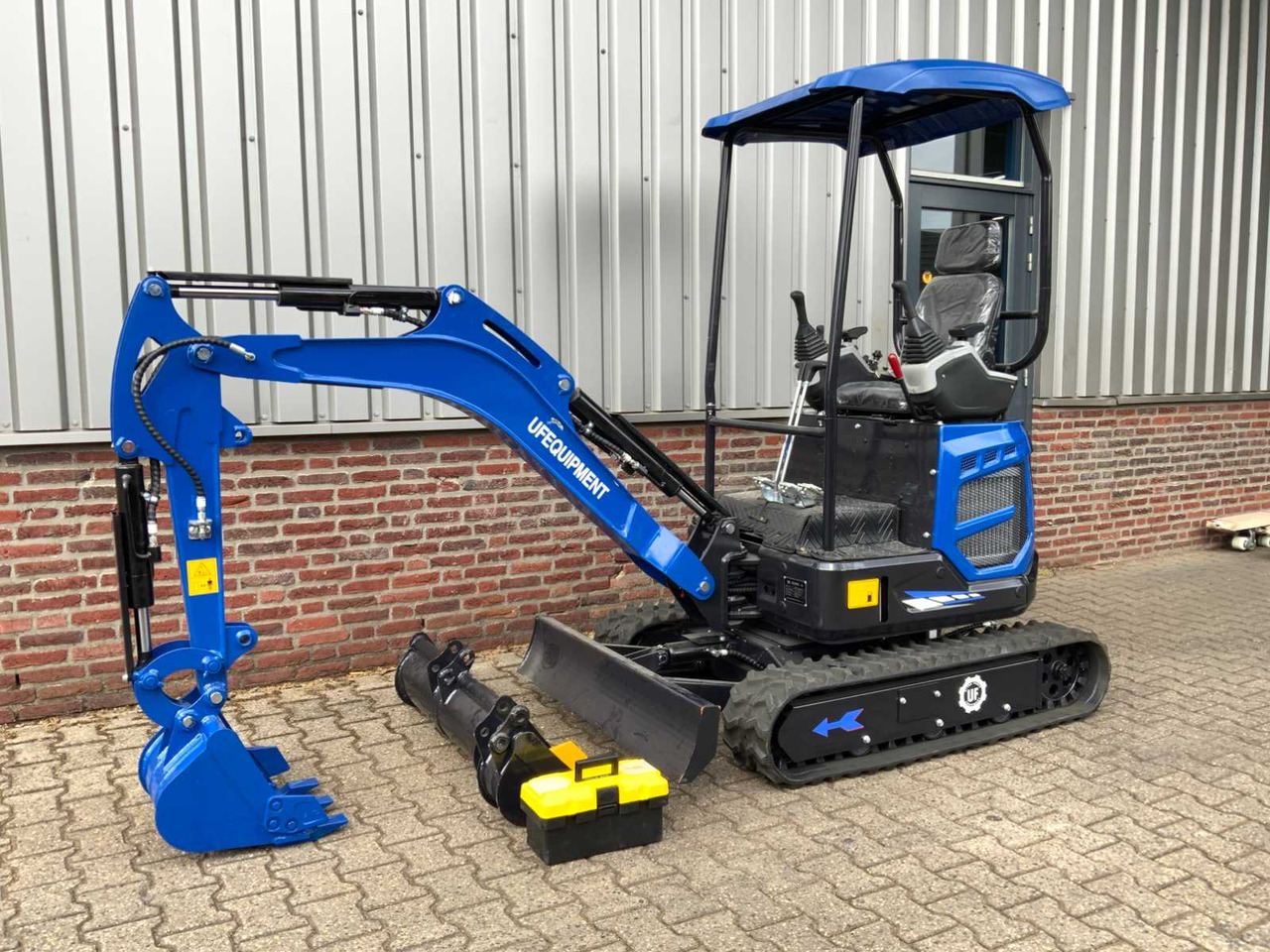 UF Equipment NM-18 - Lintekskavaator: pilt 1 UF Equipment NM-18 - Lintekskavaator: pilt 1